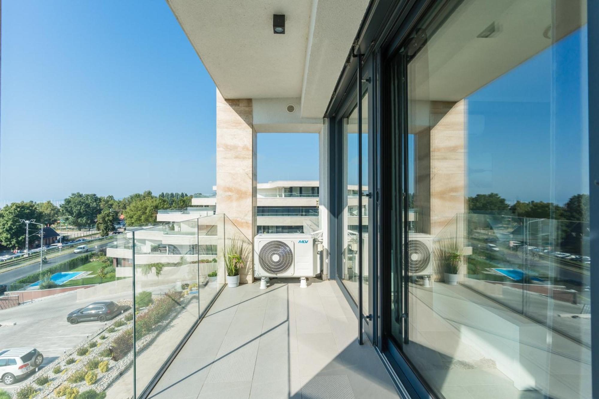 Club Panorama Lake View Apartment Alsóörs 外观 照片